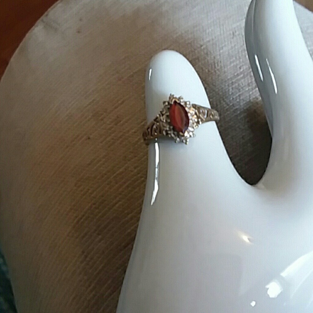 Red marquis garnet EUC